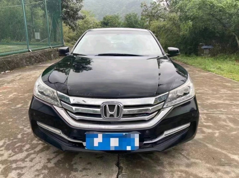 济南16年本田雅阁1