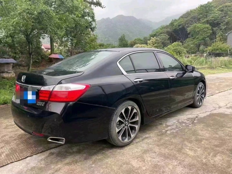 济南16年本田雅阁3