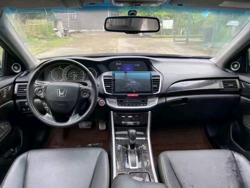 济南16年本田雅阁7