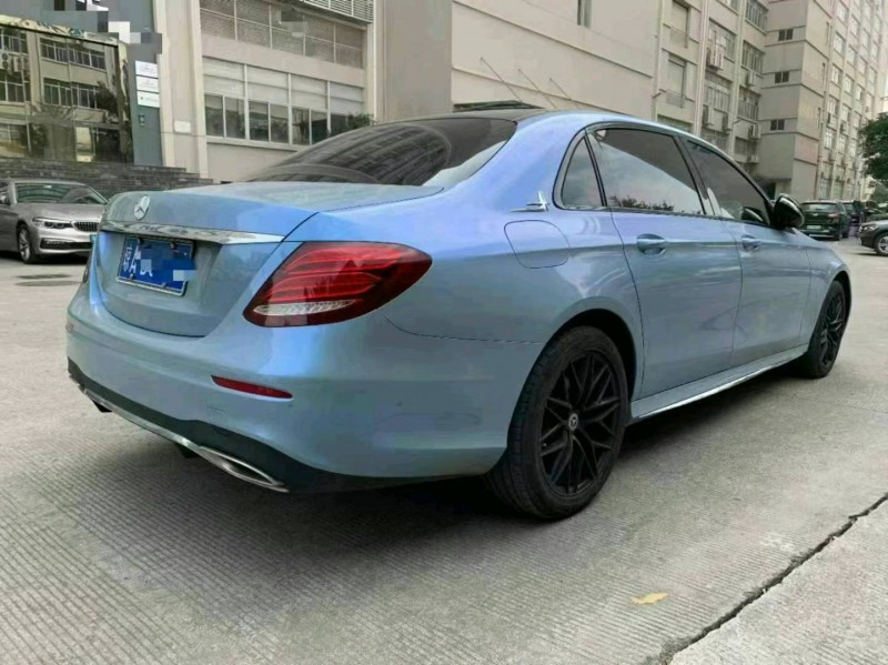 广州18年奔驰E8