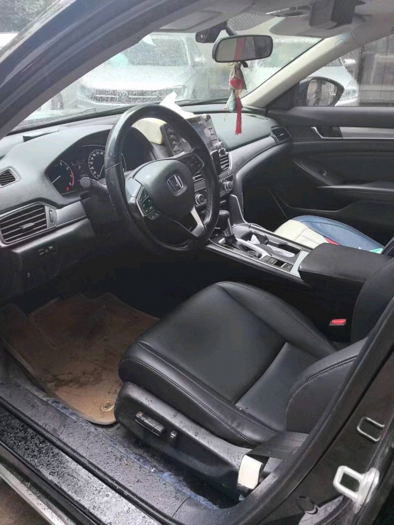 汕头18年本田雅阁6