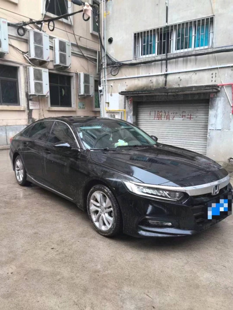 汕头18年本田雅阁8