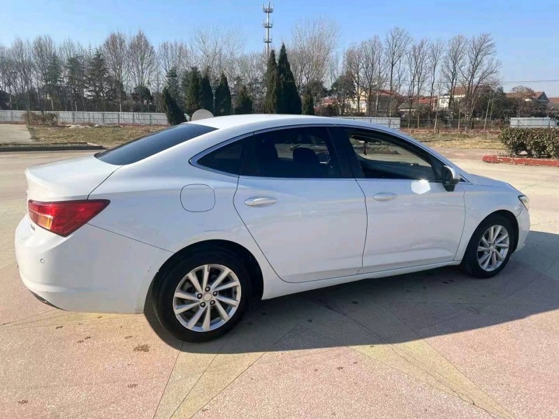 汕头18年别克威朗6