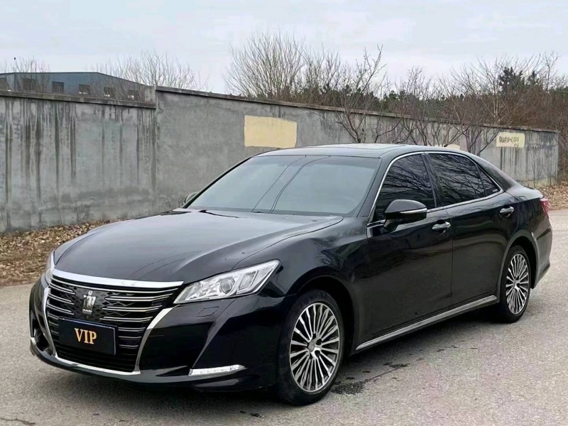 东营18年丰田皇冠2