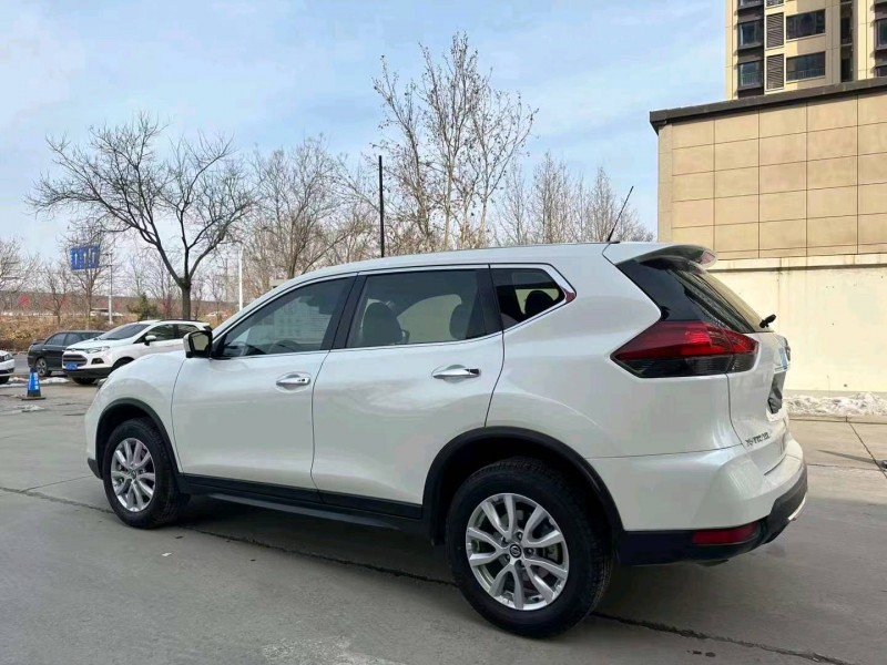 邯郸21年日产奇骏3