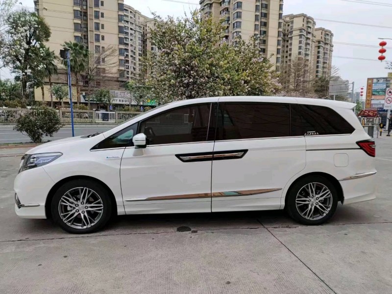 珠海21年本田艾力绅3