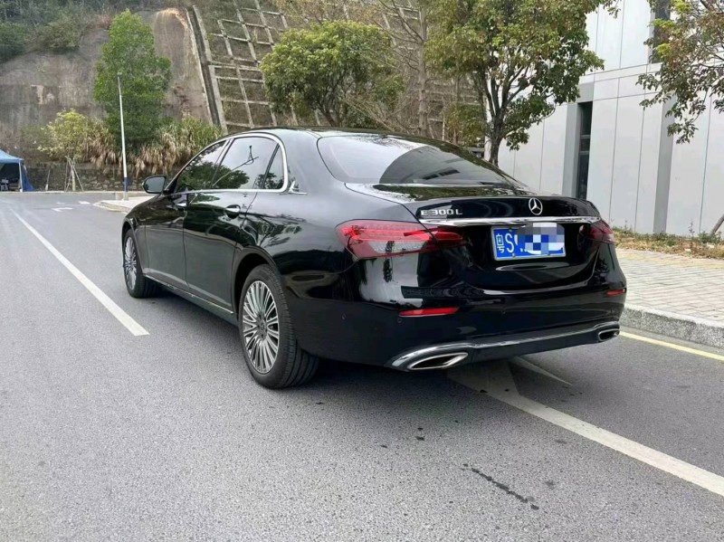 广州23年奔驰E8