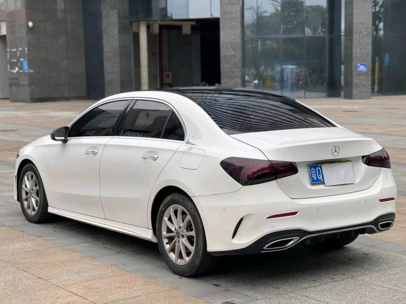 广州19年奔驰A4
