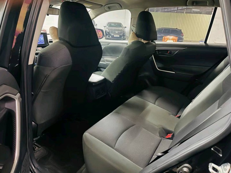 广州22年丰田RAV4荣放3