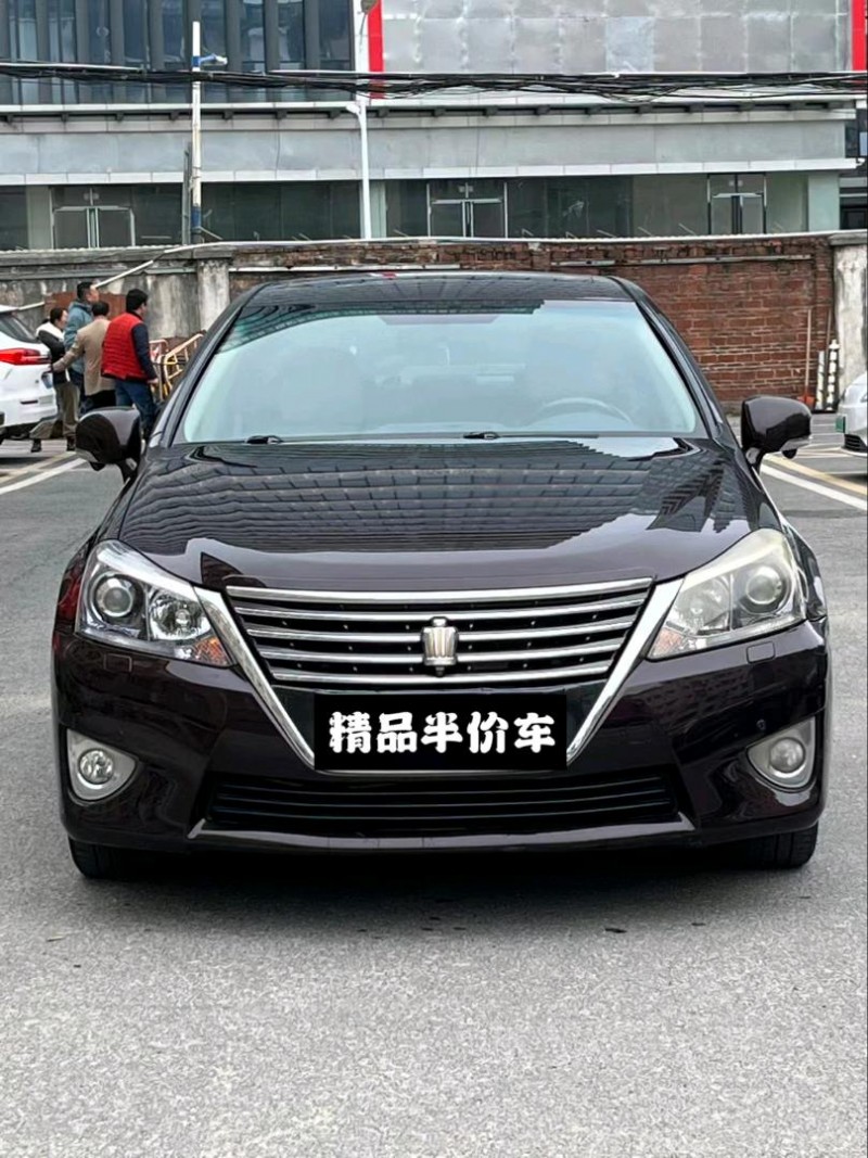广州13年丰田皇冠1