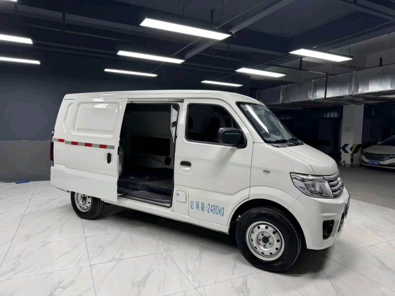 成都22年长安汽车之星5