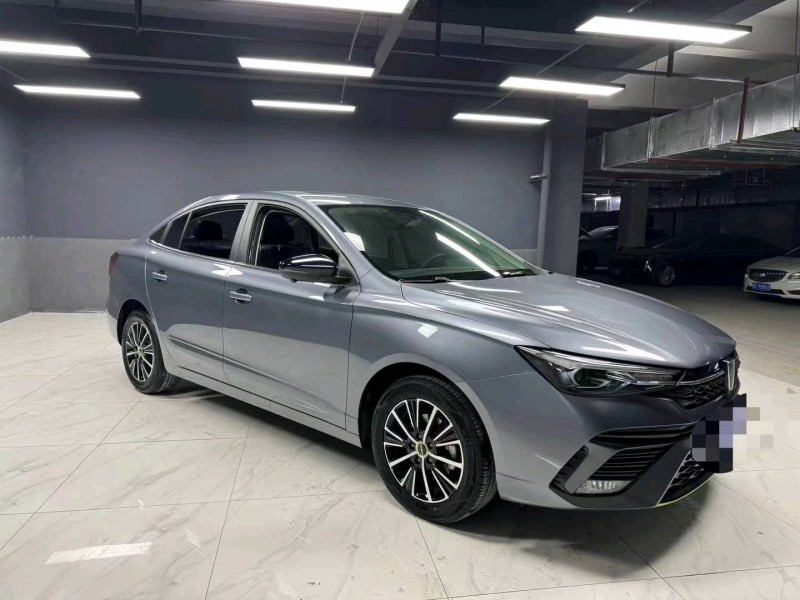 成都23年荣威i52