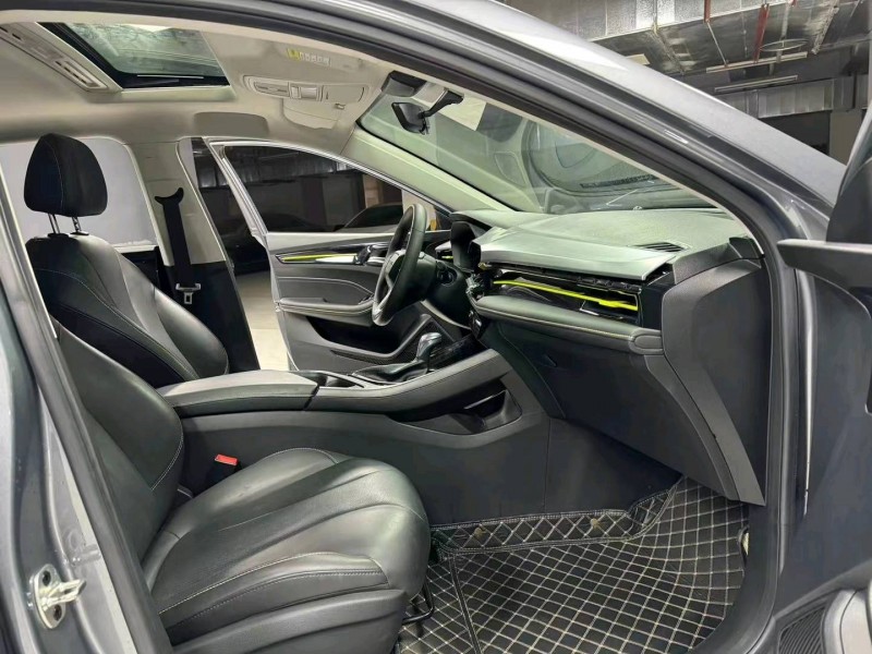 成都23年荣威i53