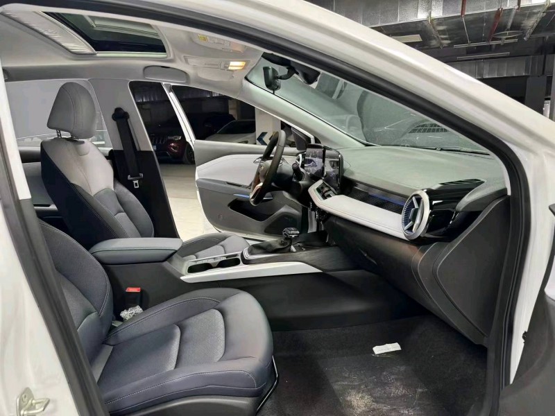 成都24年雪佛兰科鲁泽8