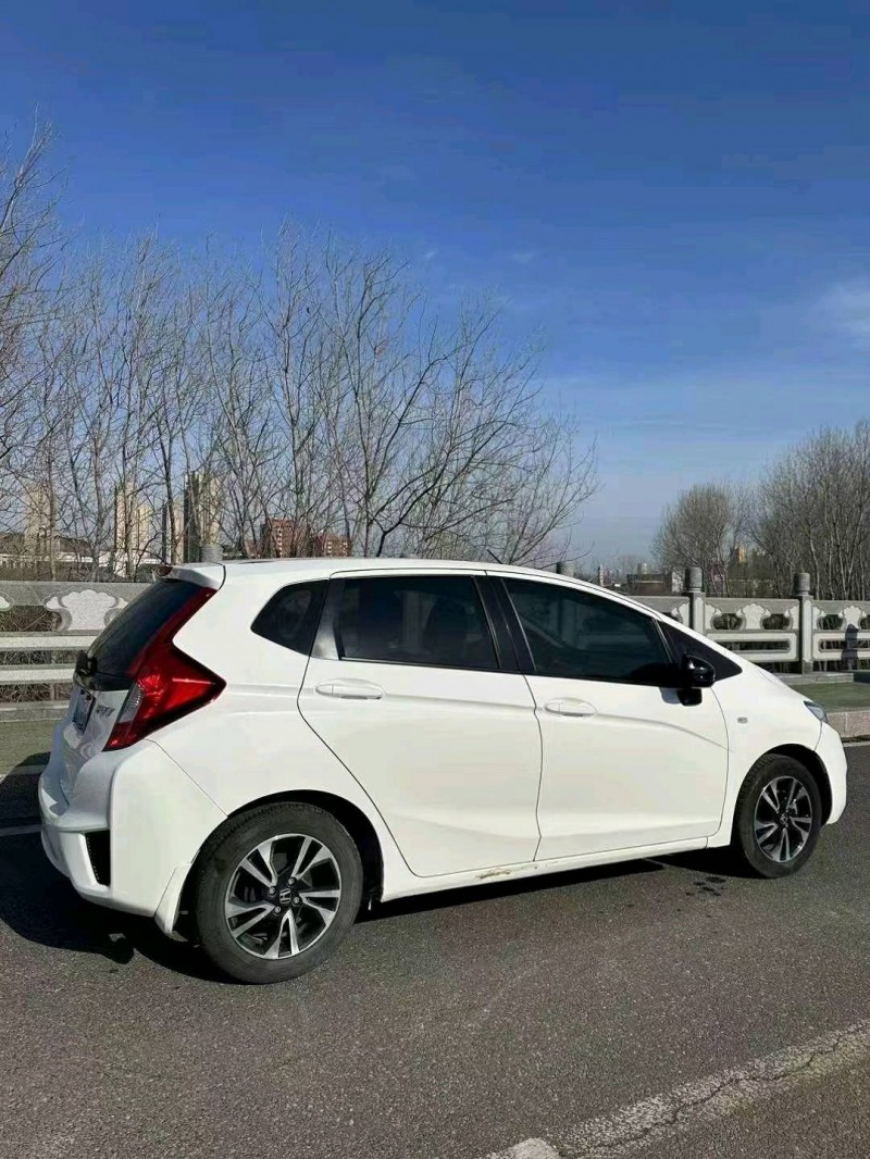 东营16年本田飞度5