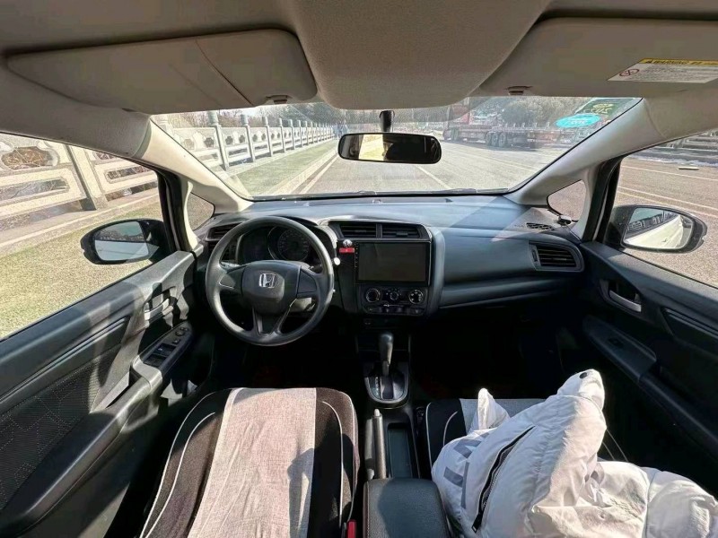 东营16年本田飞度7