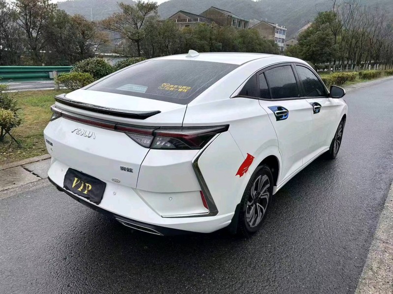 嘉興22年東風奕炫4