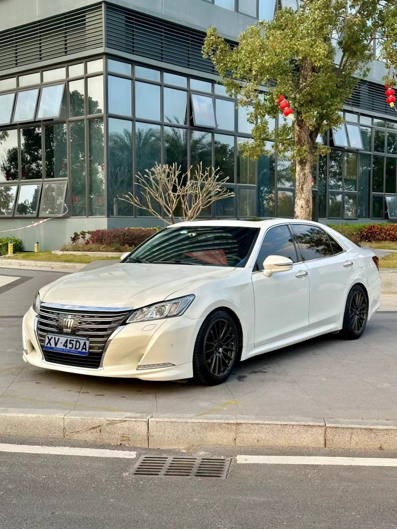东莞15年丰田皇冠2