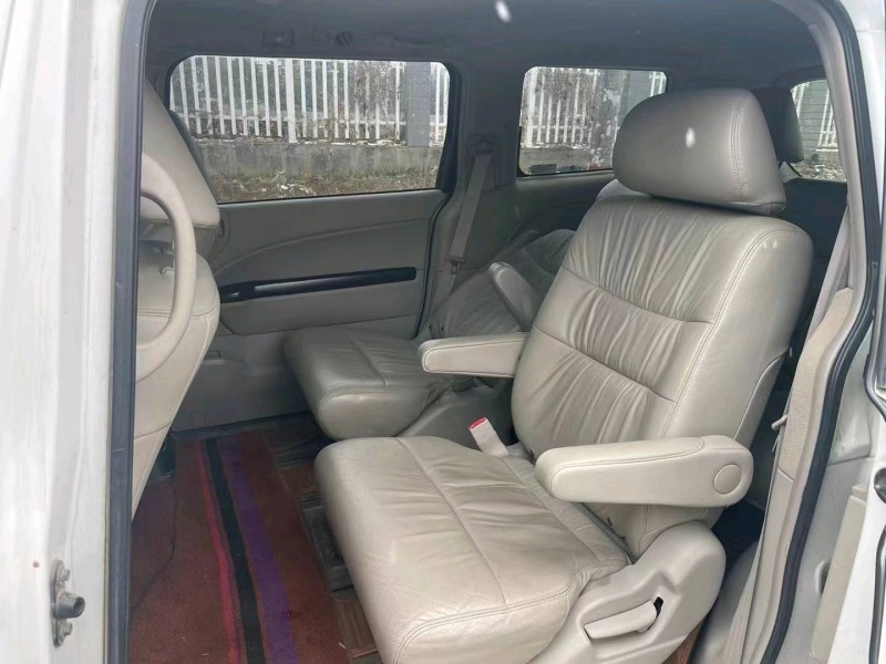 郑州16年本田艾力绅2