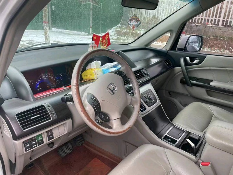 郑州16年本田艾力绅3
