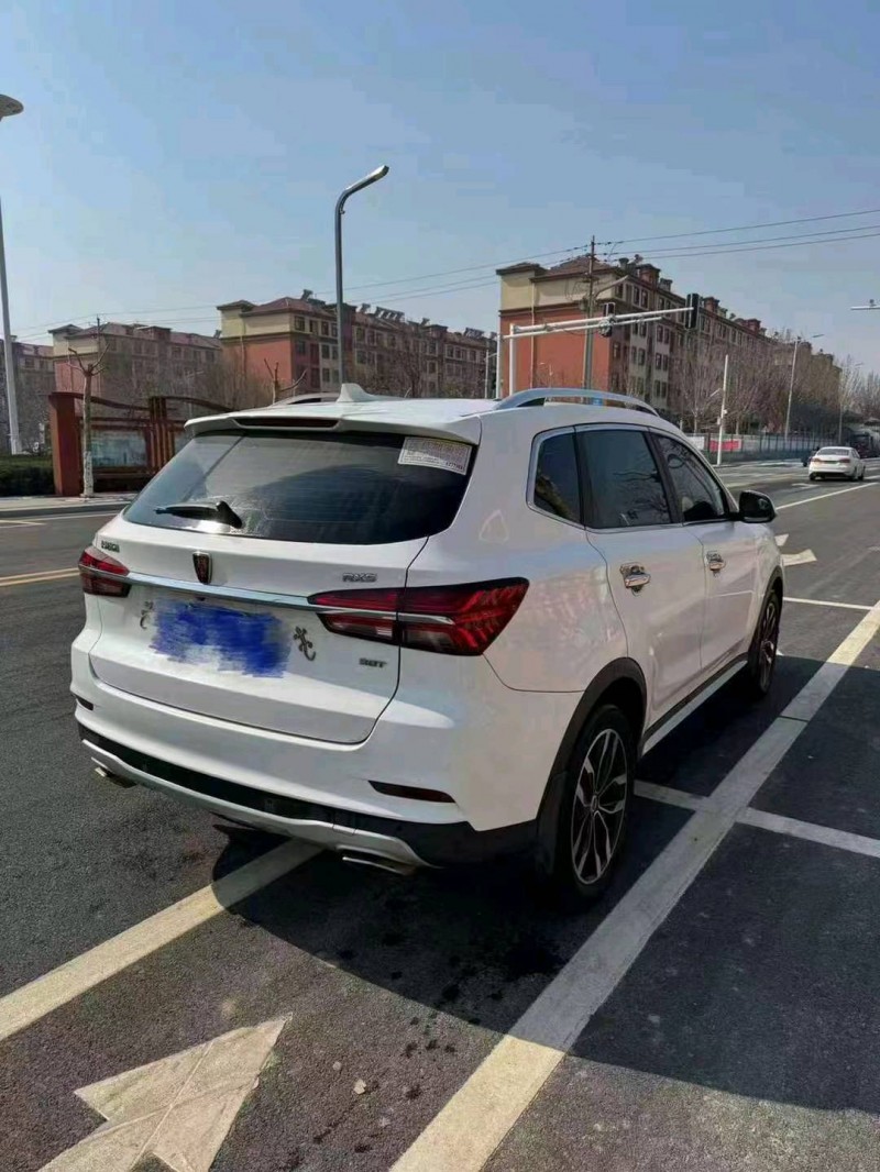 东营17年荣威RX56