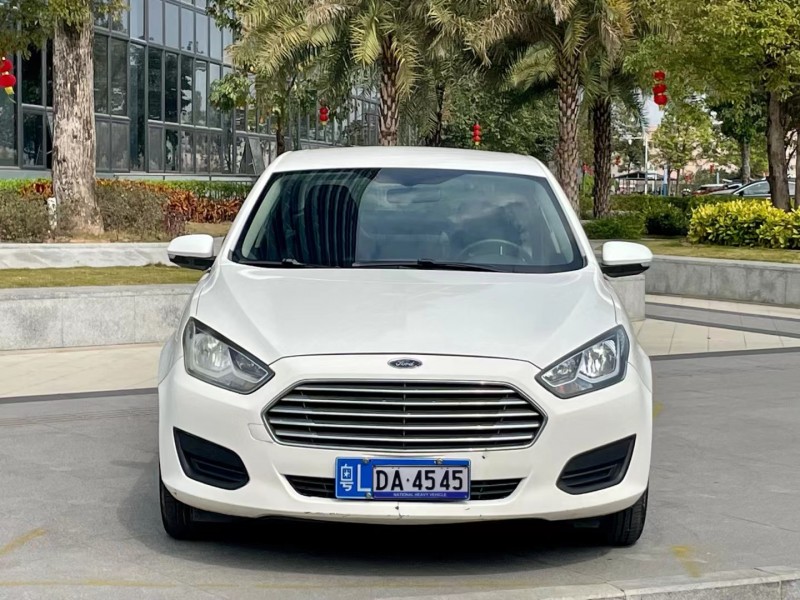 东莞18年福特福睿斯1