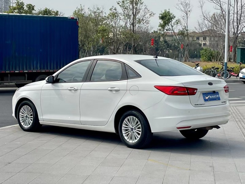 东莞18年福特福睿斯5