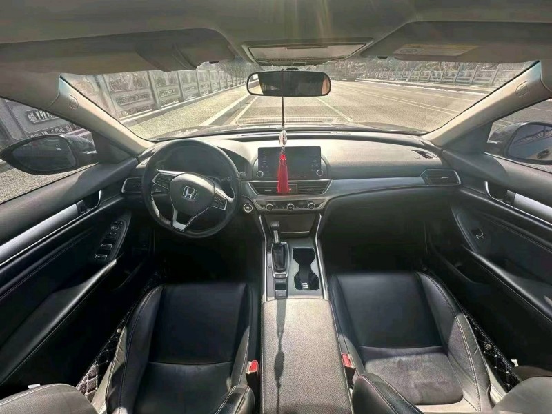 东营19年本田雅阁3