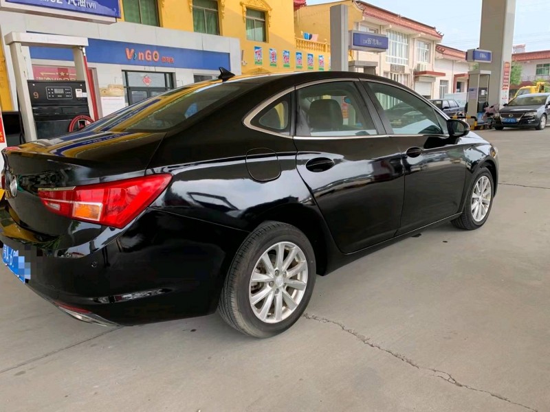 保定16年别克威朗4