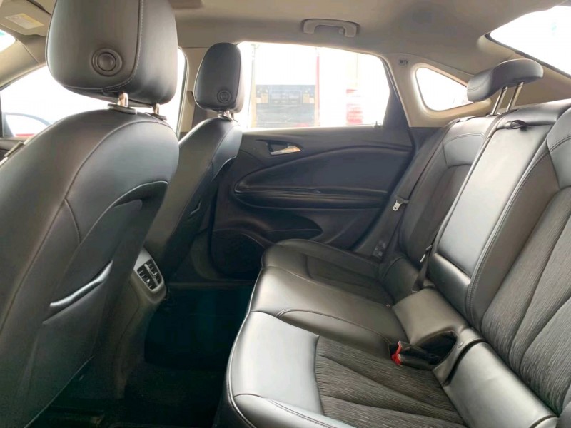 保定16年别克威朗7