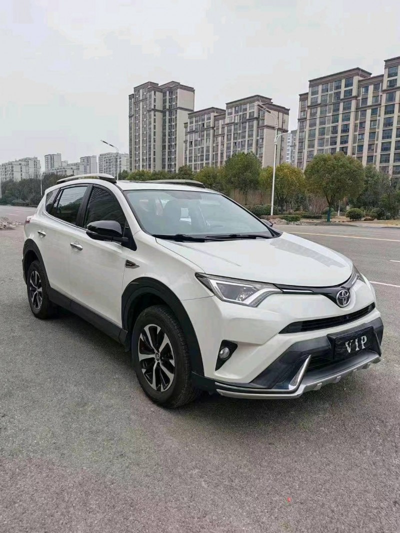 马鞍山18年丰田RAV43