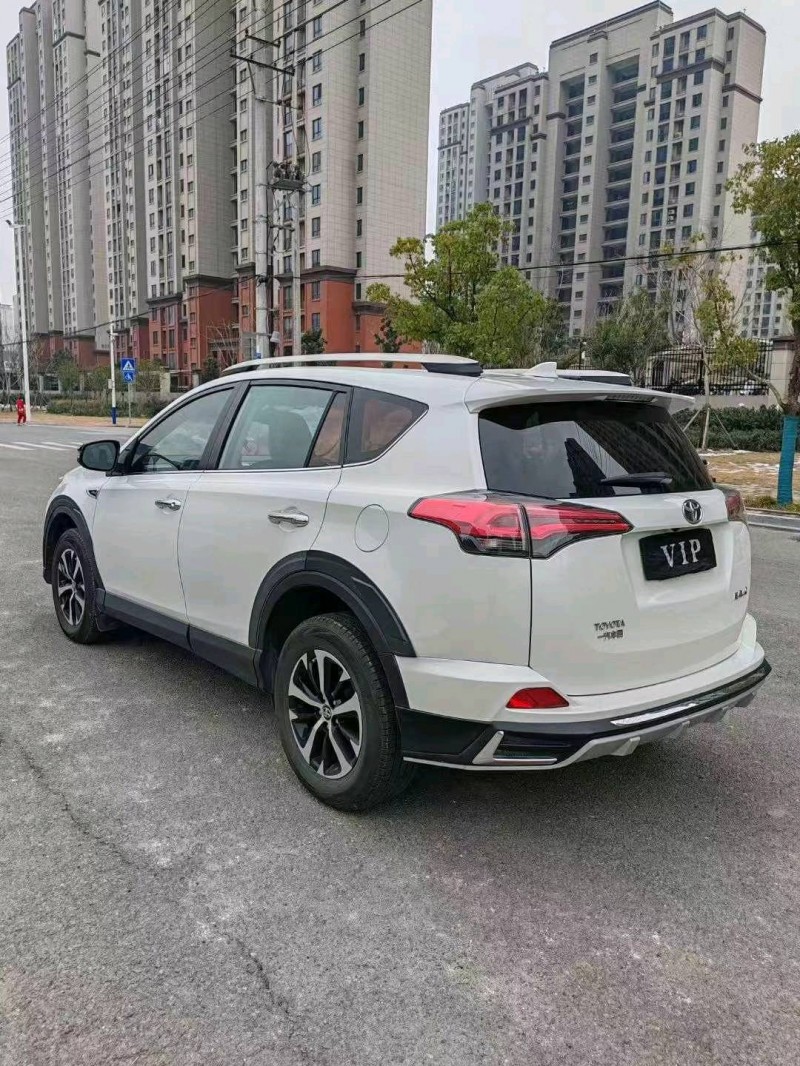 马鞍山18年丰田RAV44