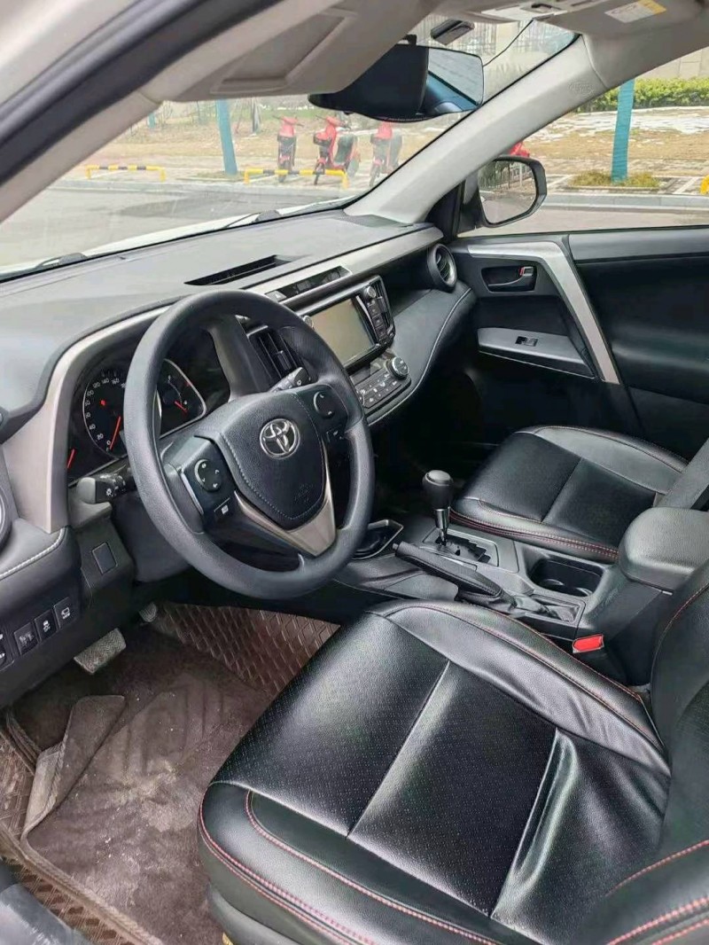 马鞍山18年丰田RAV49