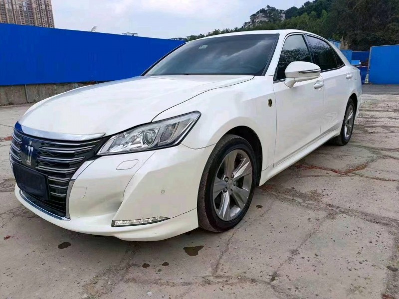 邯郸17年丰田皇冠8