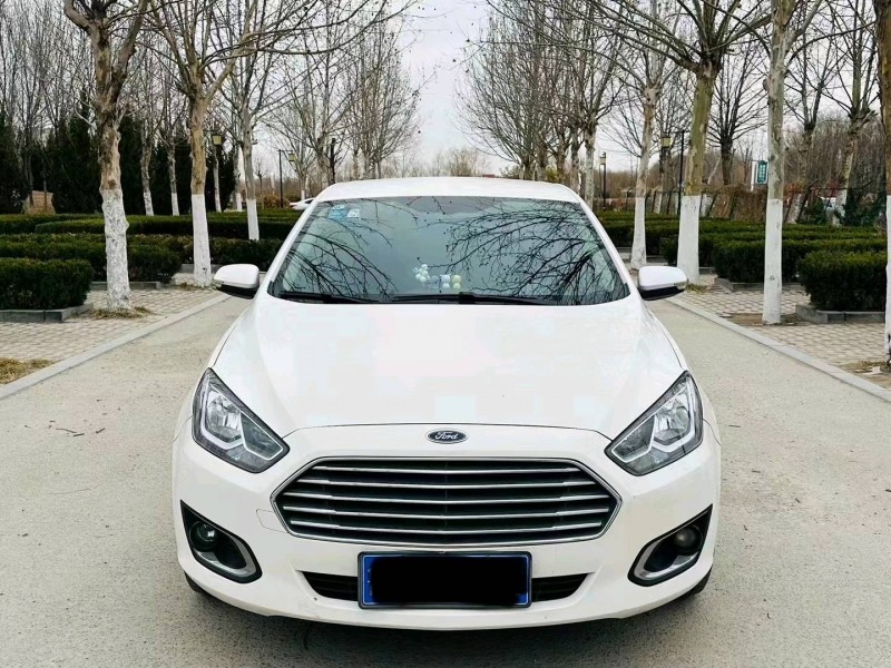 聊城18年福特福睿斯1