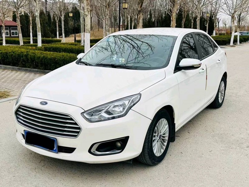 聊城18年福特福睿斯3