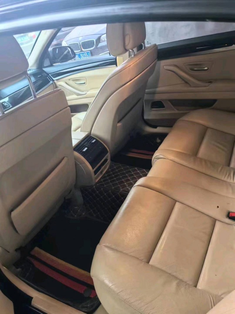 保定12年宝马5系7