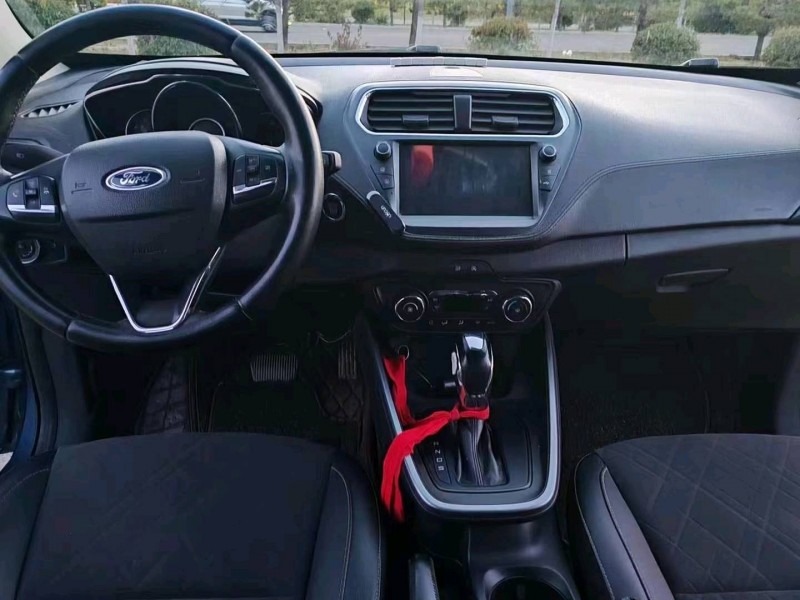 淄博20年福特福睿斯4