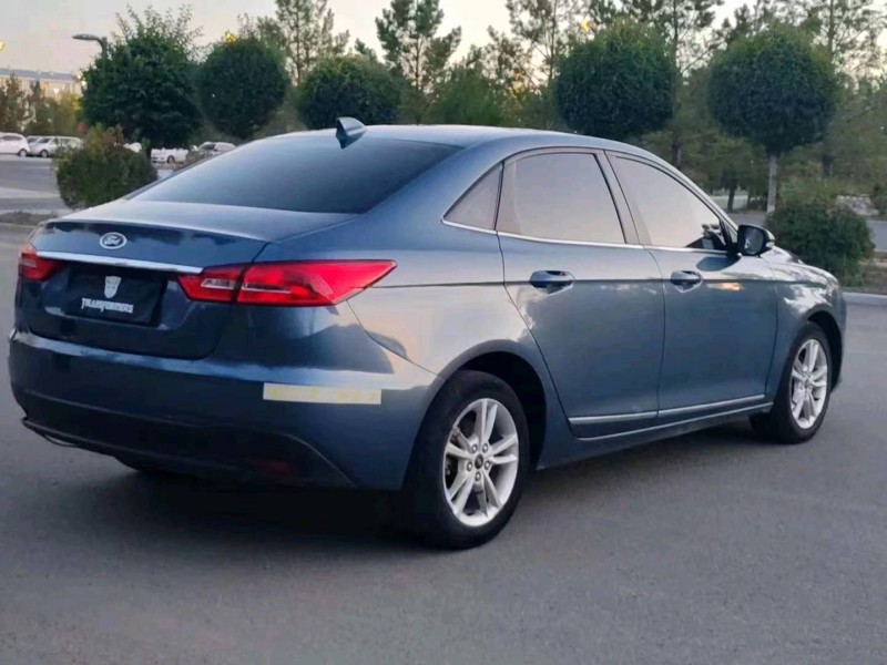 淄博20年福特福睿斯6