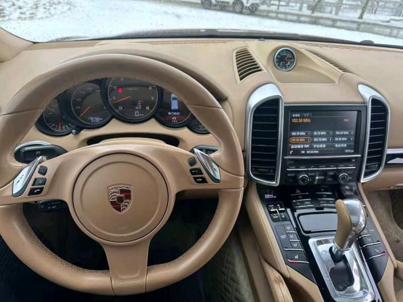 东营13年保时捷卡宴5