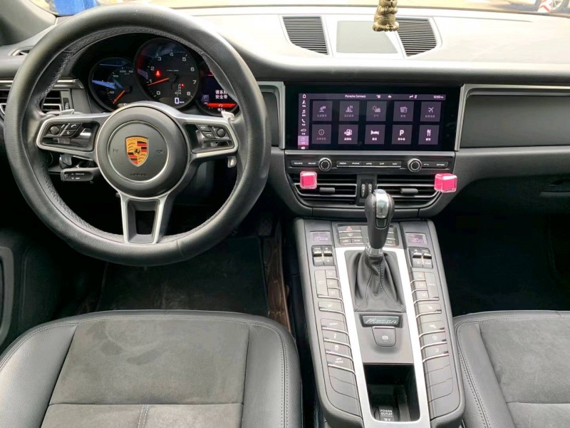 中山21年保时捷Macan7