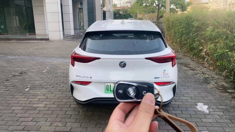 广州24年别克微蓝8