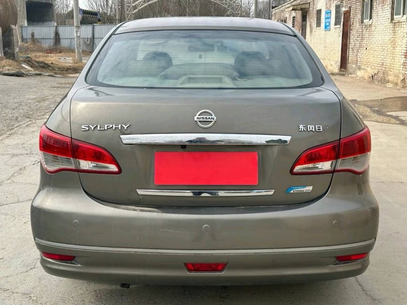 郑州11年日产轩逸5