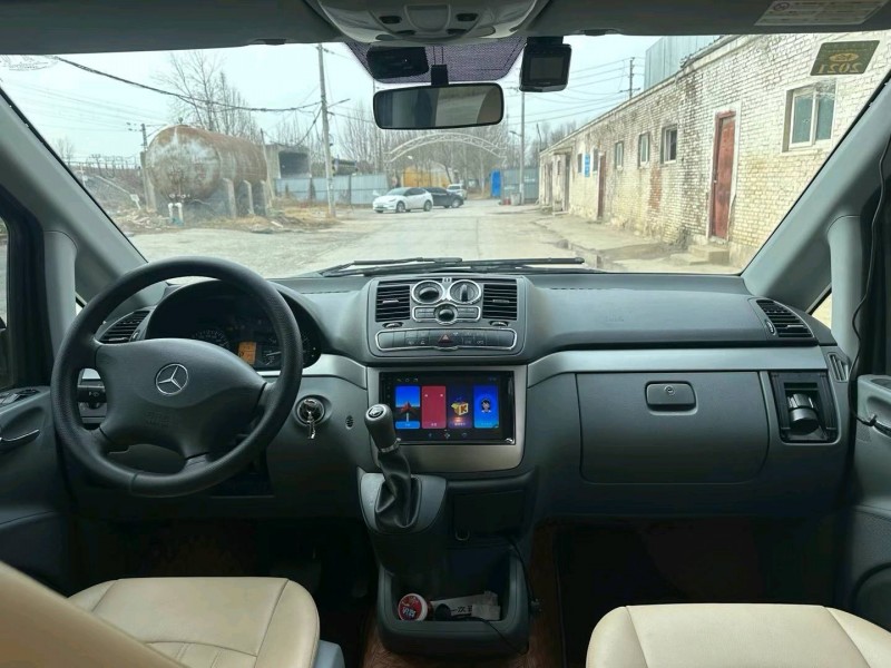 郑州15年奔驰威霆9