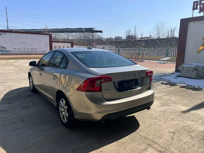 东营11年沃尔沃S60L7