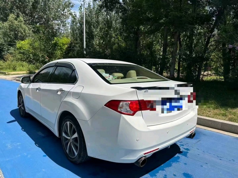 济南10年本田思铂睿8