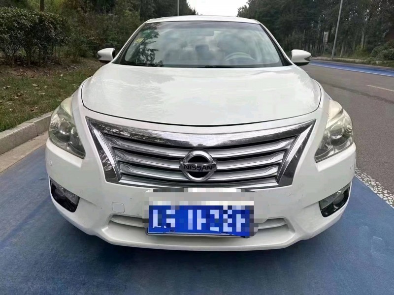 济南13年日产天籁1