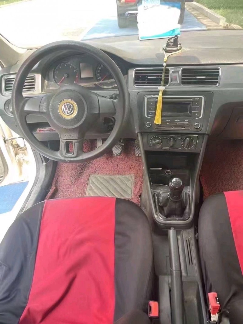 济南17年大众桑塔纳5