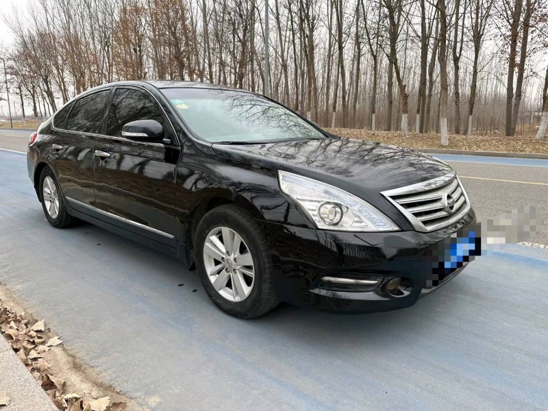 济南12年日产天籁3