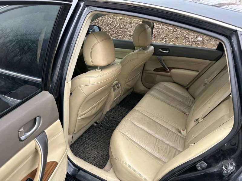 济南12年日产天籁4